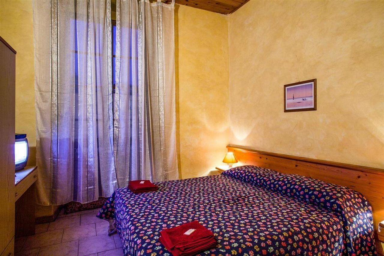Albergo Aurora Кальяри Экстерьер фото